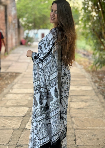 White & Black Maheshwari Cotton Silk Saree